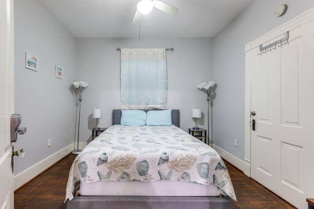 Cozy Sea Breeze Bungalow - 2 Mins To The Beach Galveston Eksteriør billede