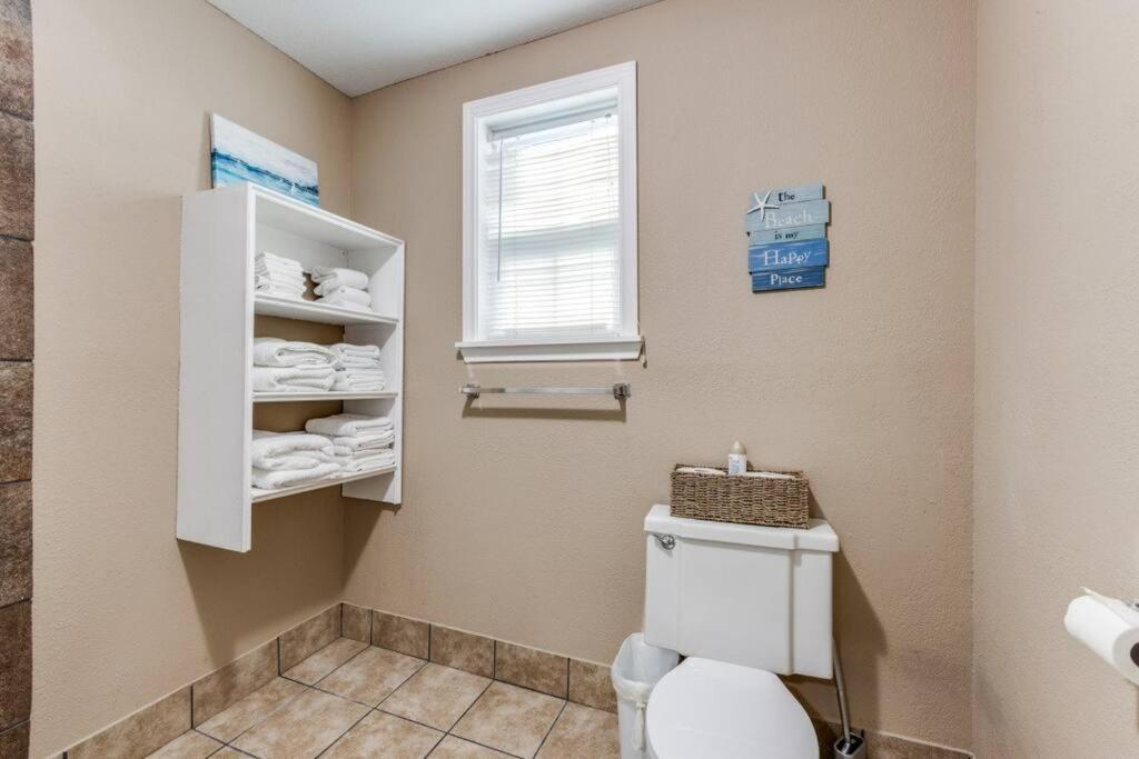 Cozy Sea Breeze Bungalow - 2 Mins To The Beach Galveston Eksteriør billede